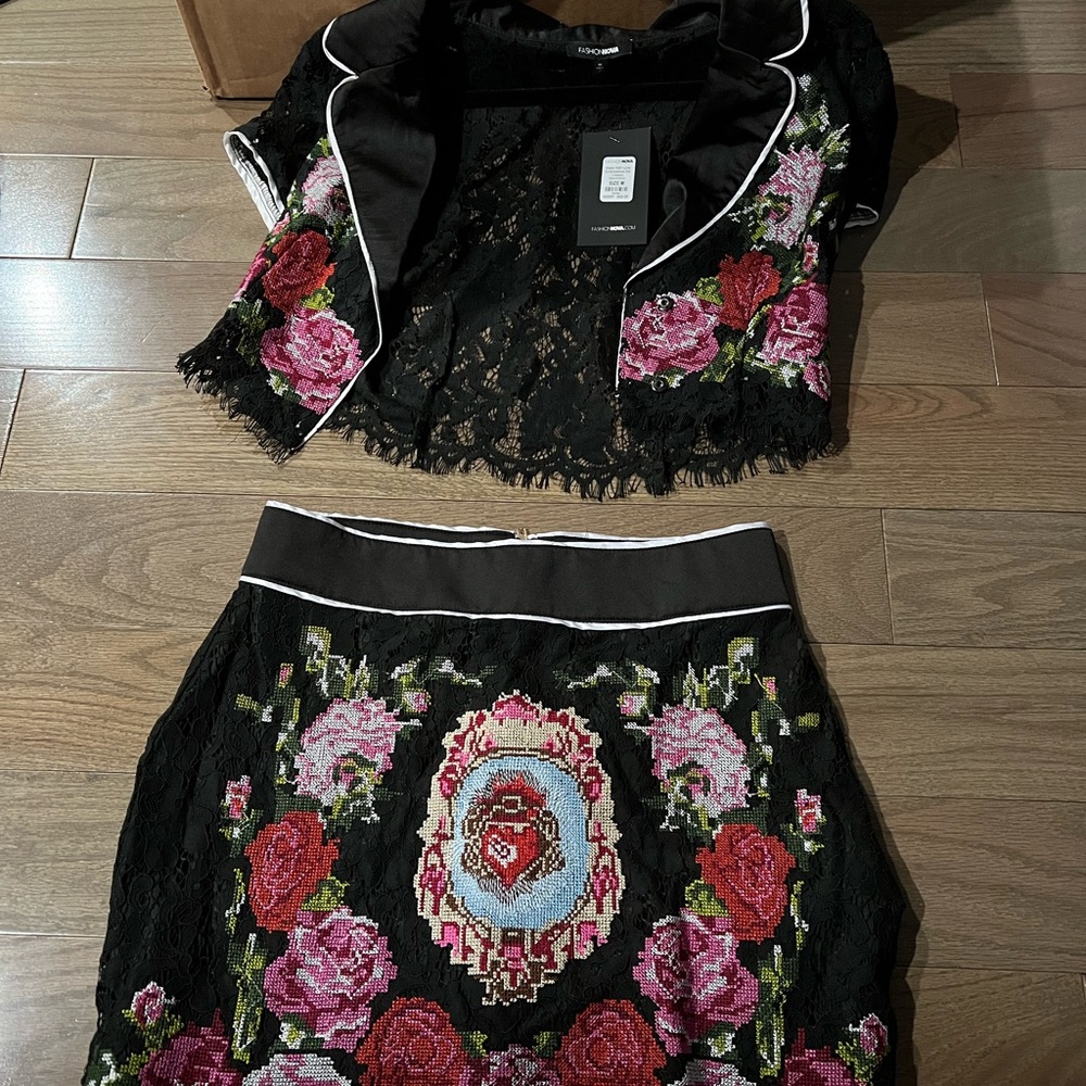 Matching skirt and top set! Never worn, super trendy and vintage.
